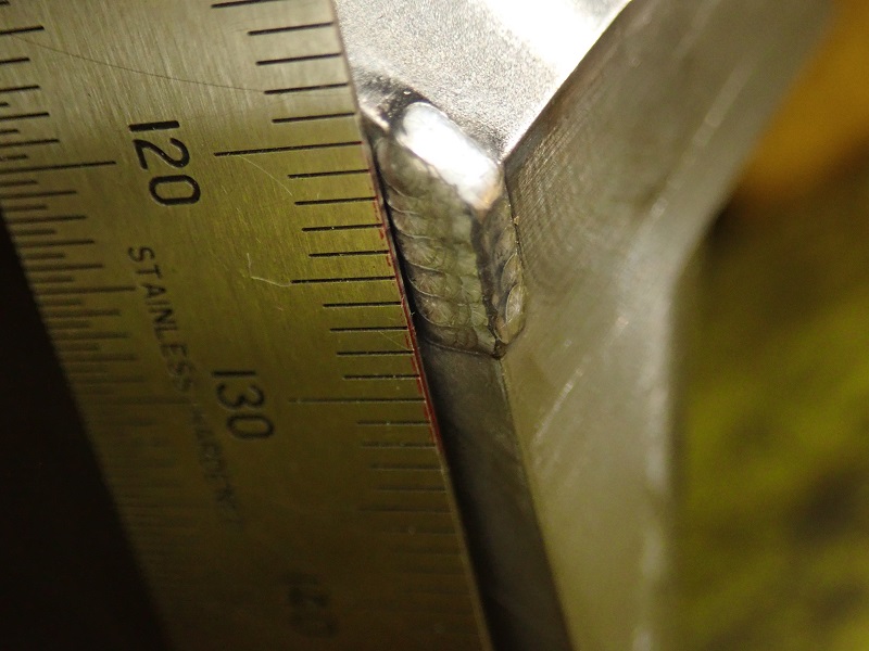 ダイス鋼への欠け部へのレーザー溶接1